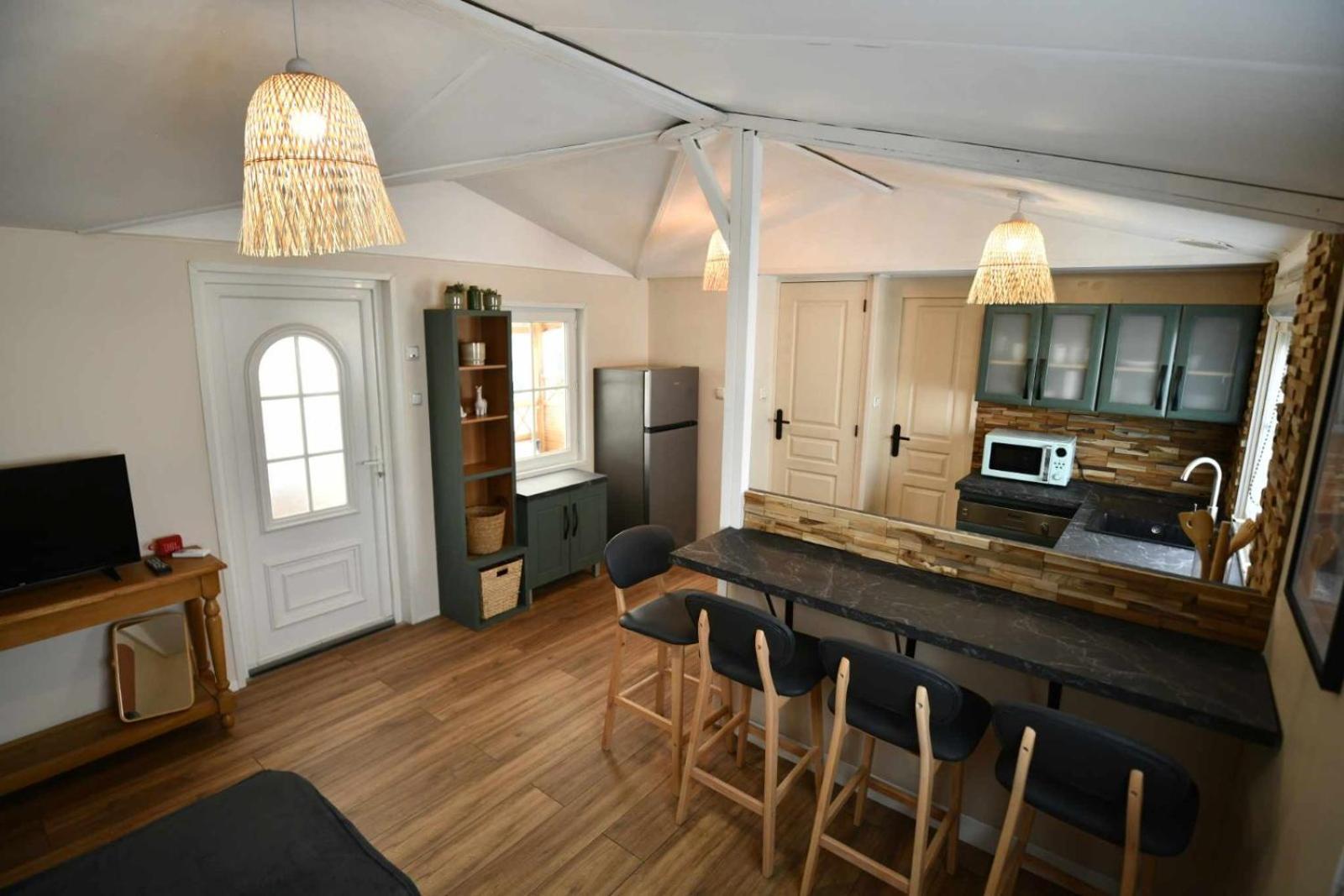 Mobil-Home Charmant Et Moderne Puget-sur Argens Kültér fotó